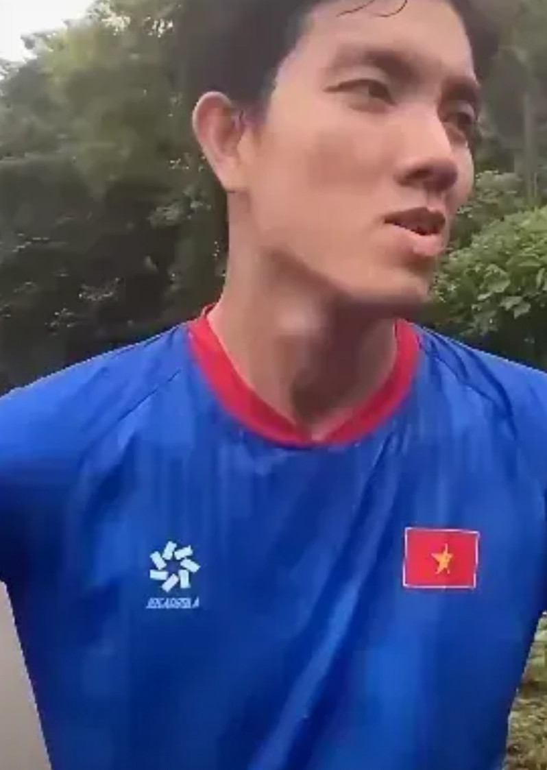 这是越南女排的当家“一姐”、亚洲最强接应阮氏碧泉。说是“一姐”，其实称为“一哥”