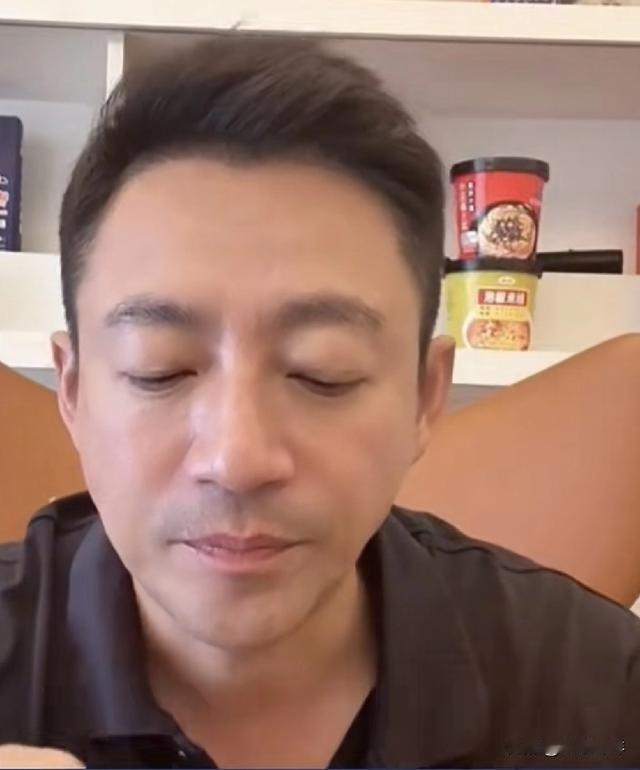 面对金钟奖入围，小S家人盼其获奖能开心，但部分舆论记忆未消。多年前的“胖达人”风