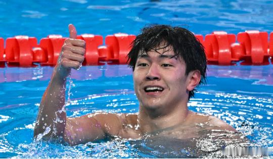 亚运中日游泳对抗再迎重头大戏中国双世界冠军直面迎战天才少年亚运游泳比赛进入第二天，中日之争一个焦点区