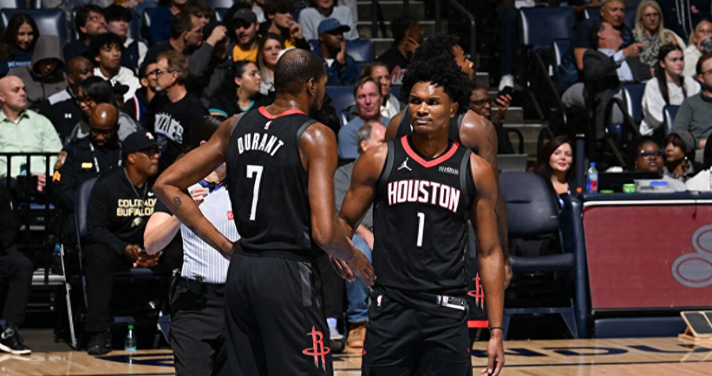 休斯顿火箭在客场以124-109轻取孟菲斯灰熊，收获5连胜。凯文-杜兰特此役1