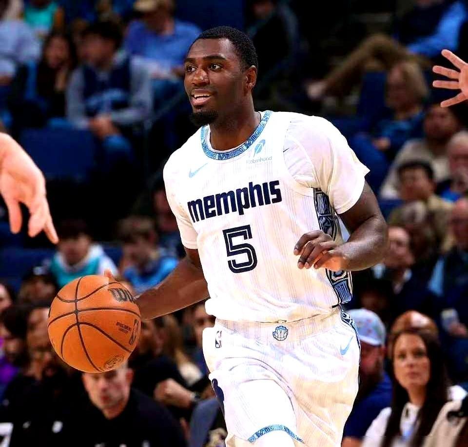 41分惨败，要数据不要冠军！他离开掘金后没人要，就自己去了国王队，球队把首发给