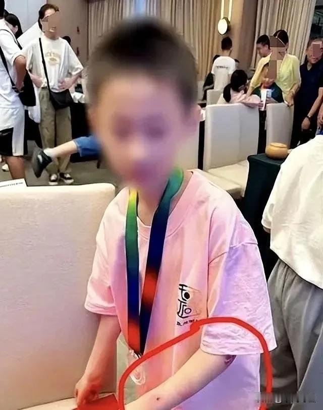 痛心！围棋少年天才朱宏鑫——于5月19日晚跳楼自尽！这样优秀的孩子，为何会有
