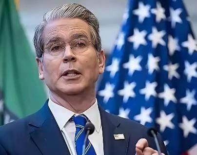 曾经美国可以不让中国进国际空间站，不让荷兰卖光刻机给中国，可以不让伊朗卖石油给中