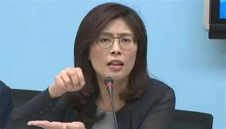 中国“国民党主席”郑丽文发表声明，7月25日，国民党全代会登场，郑丽文表示：