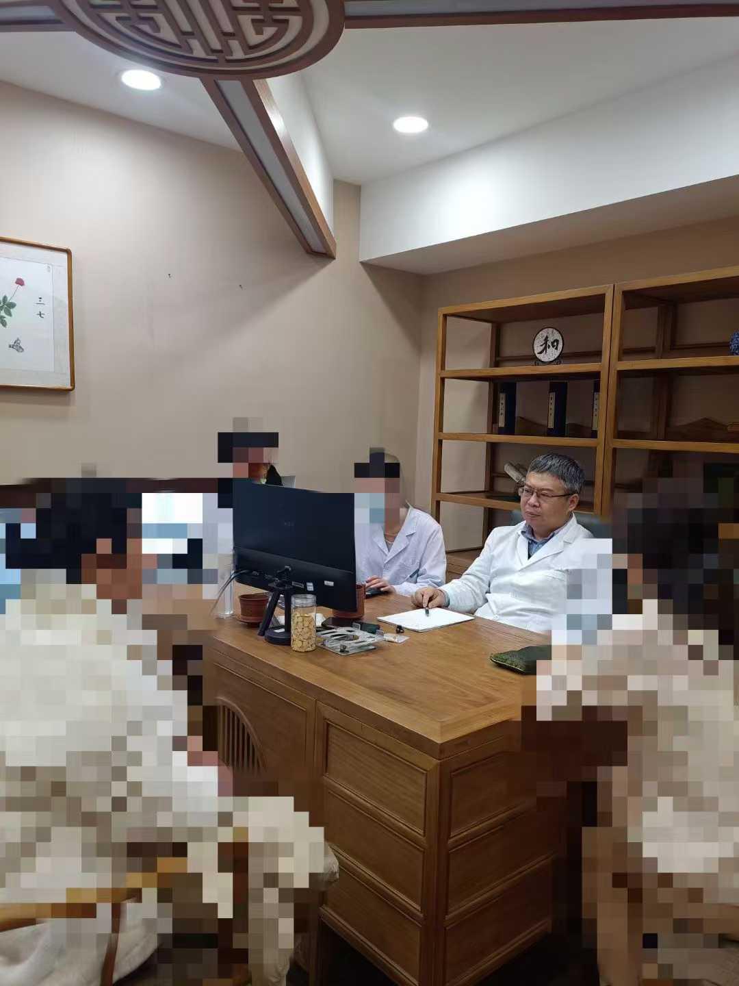 生活中很多人都有情绪压抑、爱生闷气的困扰，明明身体体检各项指标都正常，却总是高兴