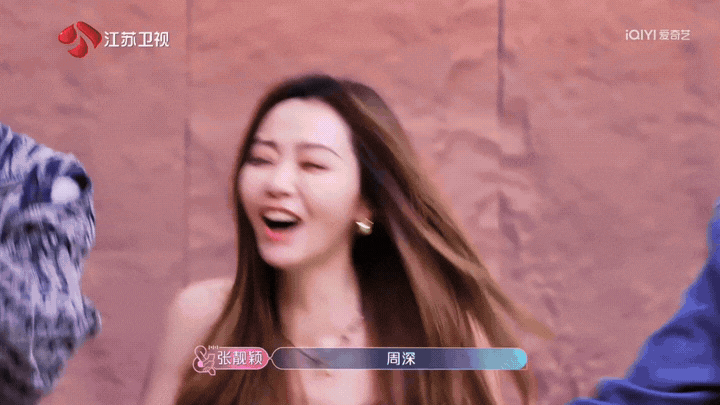 从声音魔术师到舞台设计师，周深用这场精心布局的演出证明：好歌手更会是出色的舞台创