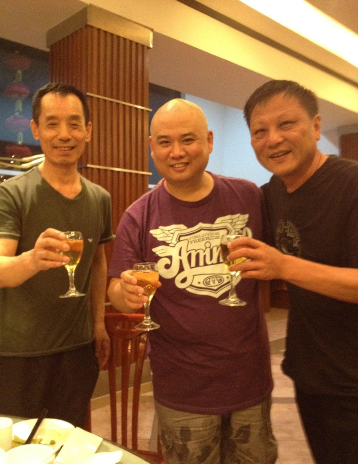2012年，相声演员常佩业、贾承博，一张罕见的留影，他们俩是沈阳相声极具代表性的