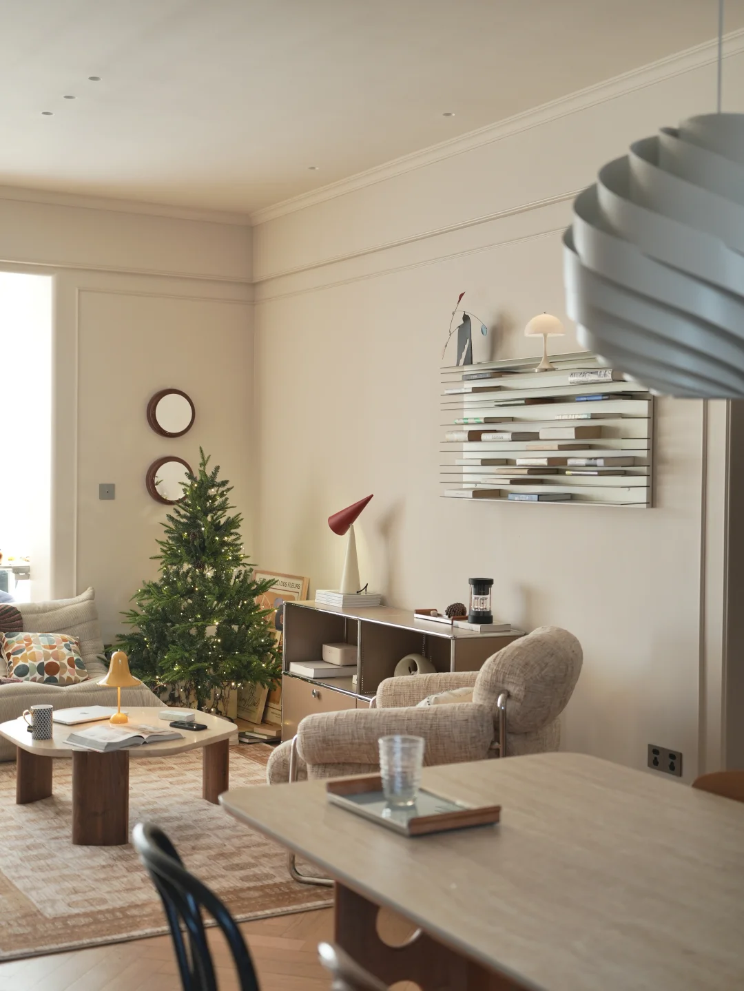 冬季里平静又温暖的客厅🎄