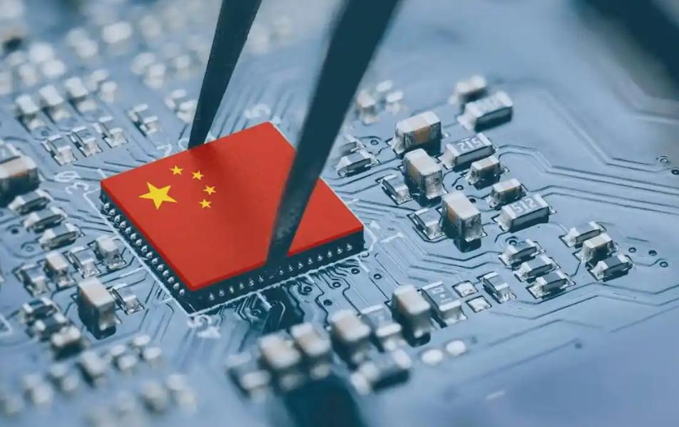 美媒急眼了，把芯片暴跌90%的锅全甩给中国："责任在中国，因为中国不买了！"
