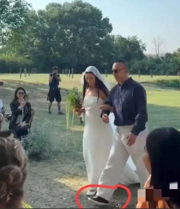 看了姜文女儿的结婚现场，我才发现，一直以来我都高看姜文了，我是真的不知道