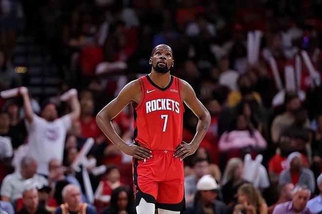 现在看申京这份合同确实太超值了，个人实力肯定强于莫布里还少拿了这么多，而且还在进