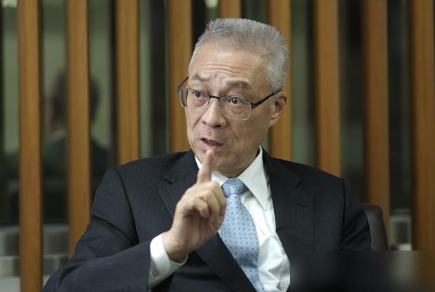 【吴敦义发公开信批郑丽文？吴办：头脑“正常”的人都不会相信】针对网上流传以国民党