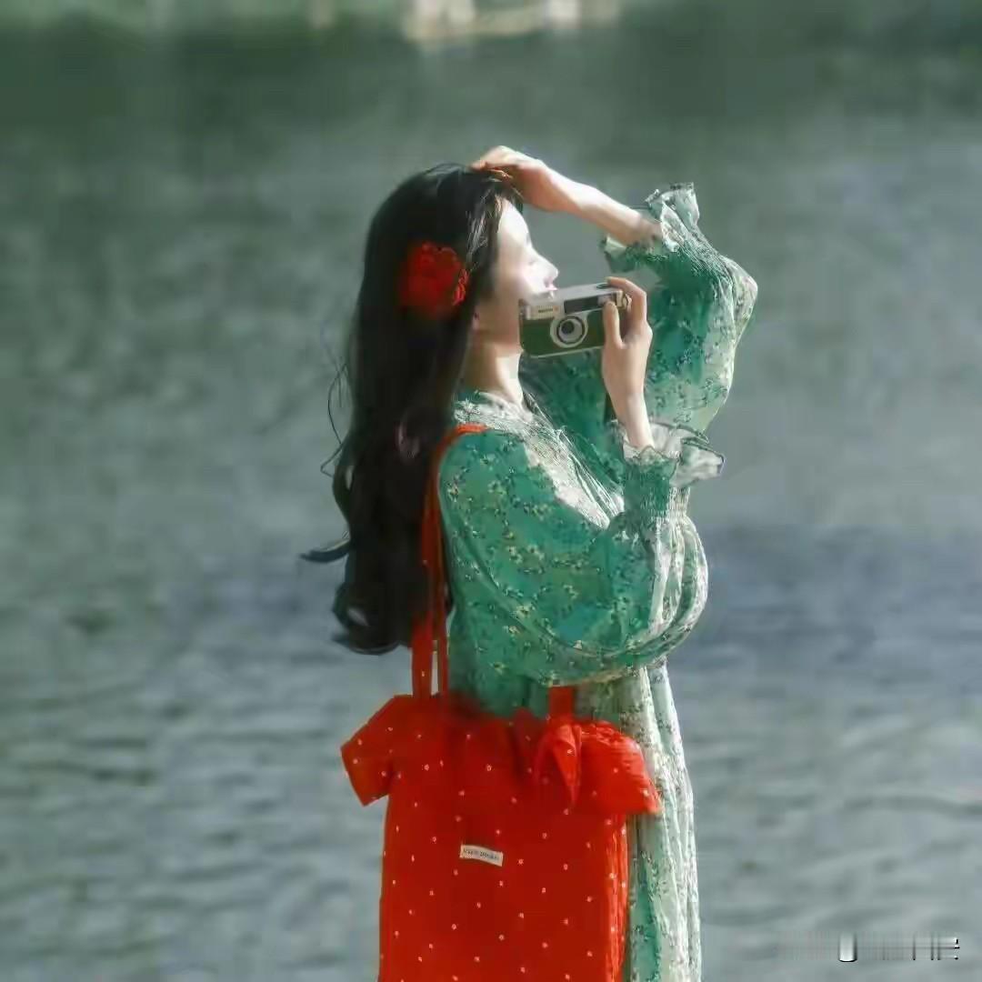 什么是厉害的人？厉害的人，并不是发最大的脾气，声嘶力竭。而是，看透不