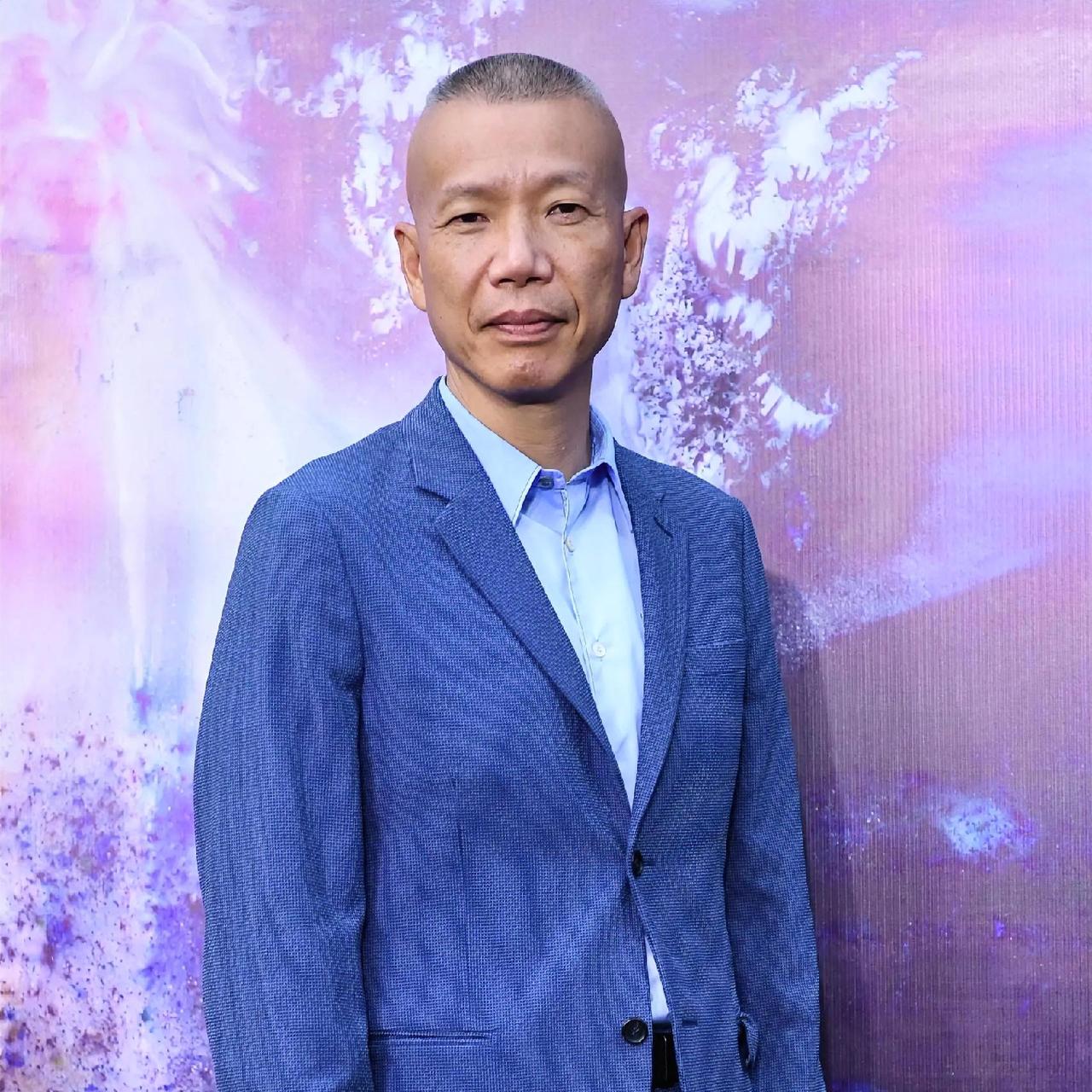 蔡国强烟花的影响力还是被低估了，他在雪山上进行表演，说用的都是环保材料但意想