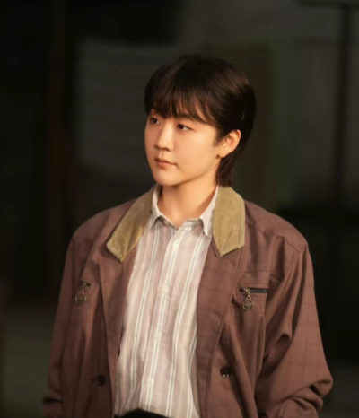 “小城大事”的导演都懵了吧？明明请的是赵丽颖当女主，偏偏网友们一窝蜂的都喜欢上