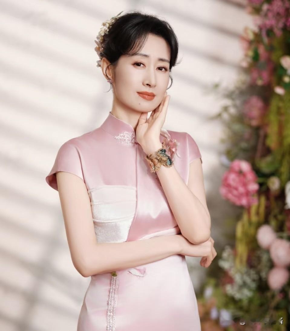 我这辈子最佩服、最想不通的，就是刘敏涛！都50岁的人了，今年才第一次上央视春