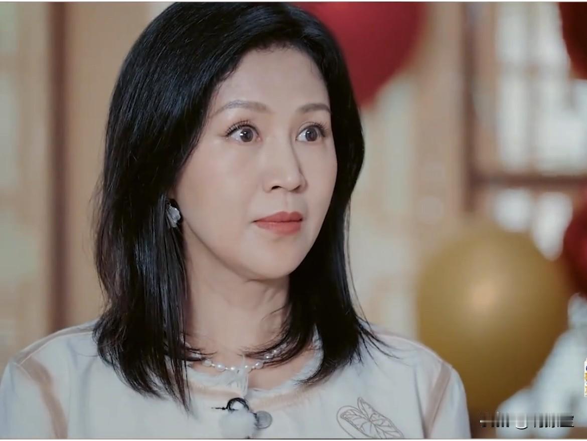 网友“她在很努力的哭出来”陆毅和鲍蕾明明很相爱但每次给我的感觉都是“又演又假