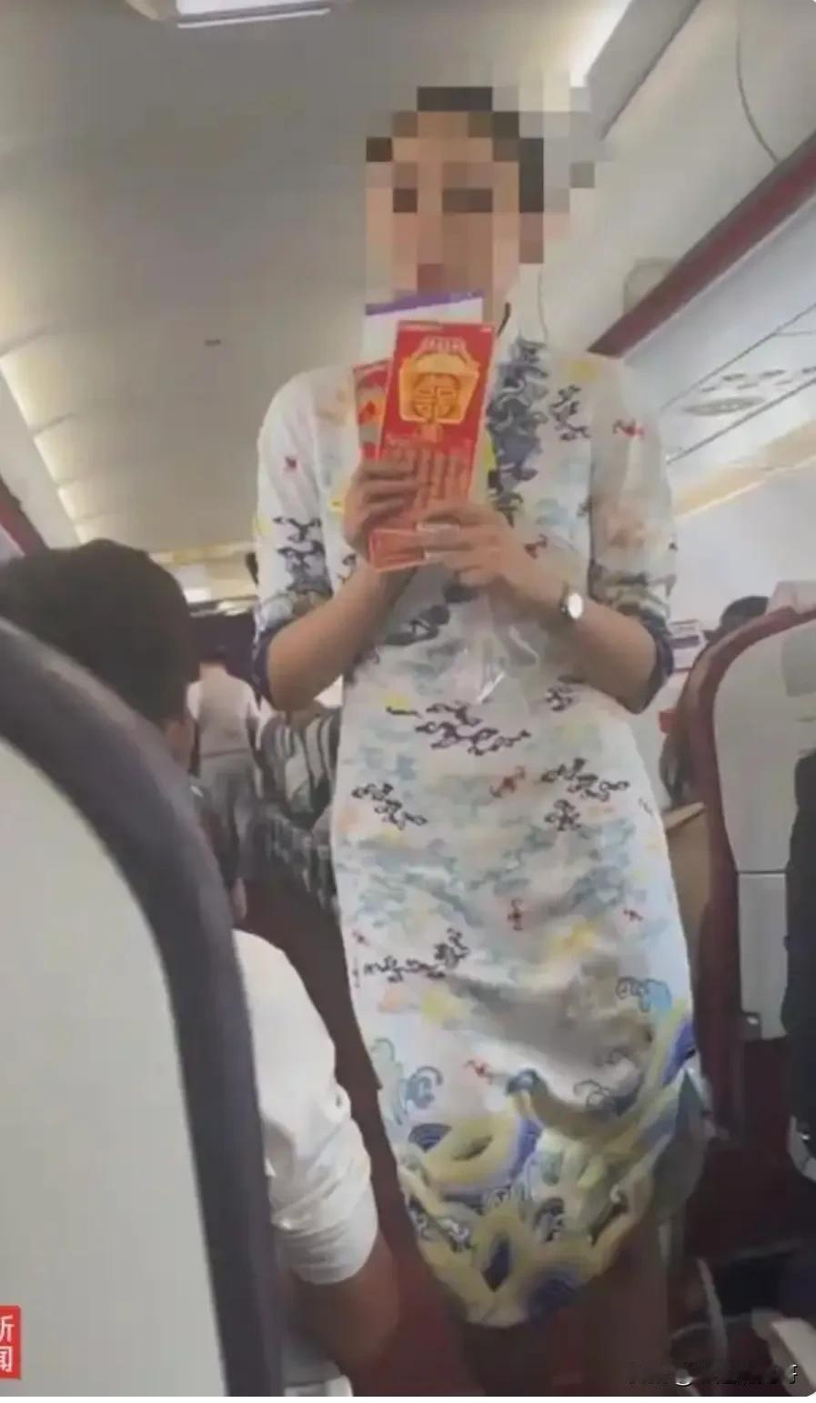 近日，西部航空空姐飞机上卖刮刮乐视频火了。工作人员回应，这是与重庆福彩中心