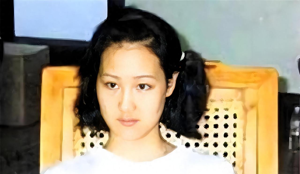 三秒没动手，一坑没挖成，她问了句真话。1996年冬，白宝山手摸到枪，谢宗芬盯着