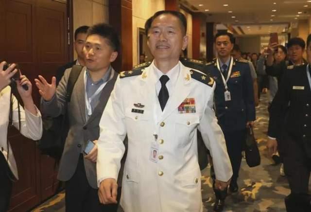第22届香格里拉对话会上，美国高举“印太优先”旗帜，宣扬“中国威胁论”，却遭到中