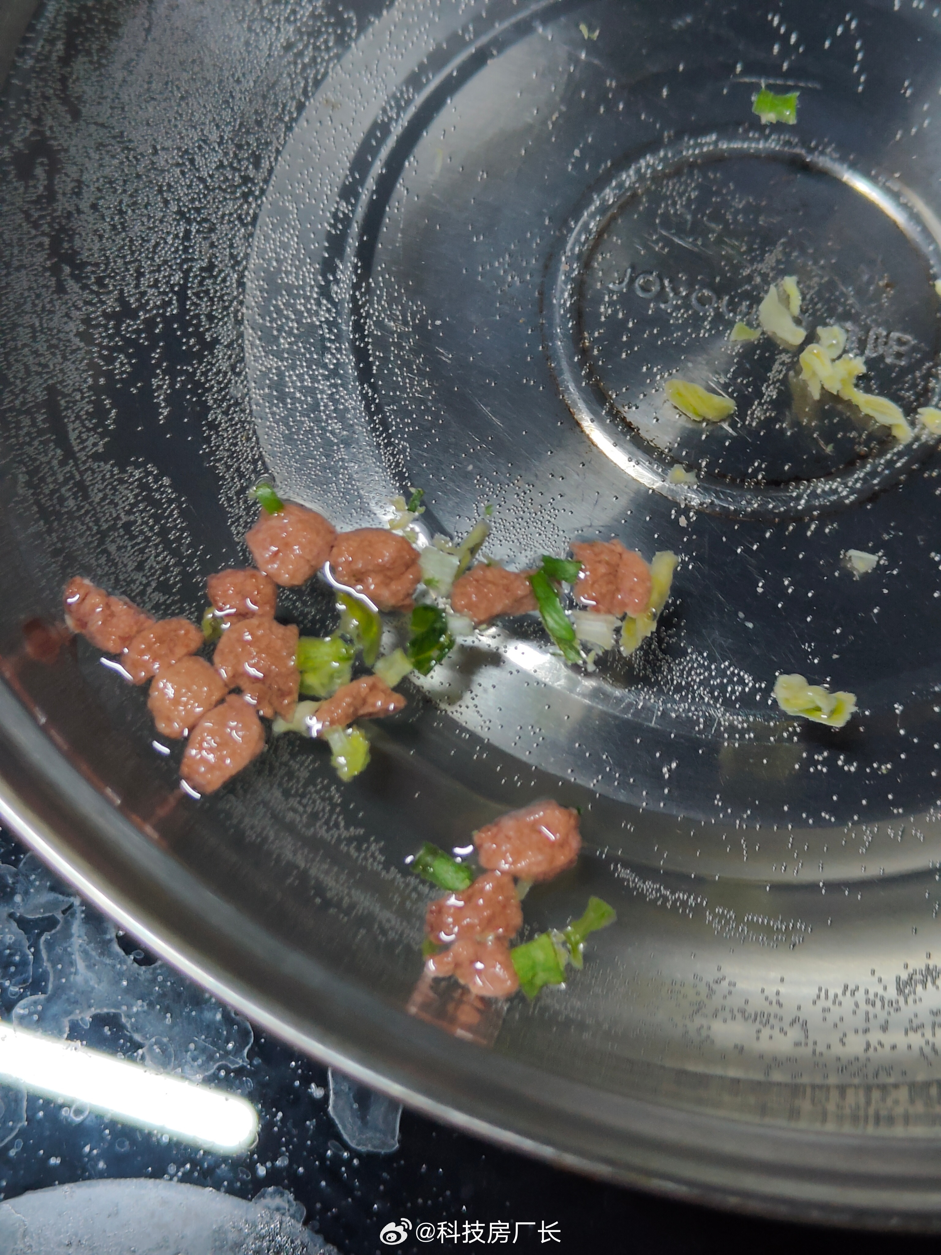 竟然真的有牛肉，比兰州拉面还多两片[笑着哭]​​​
