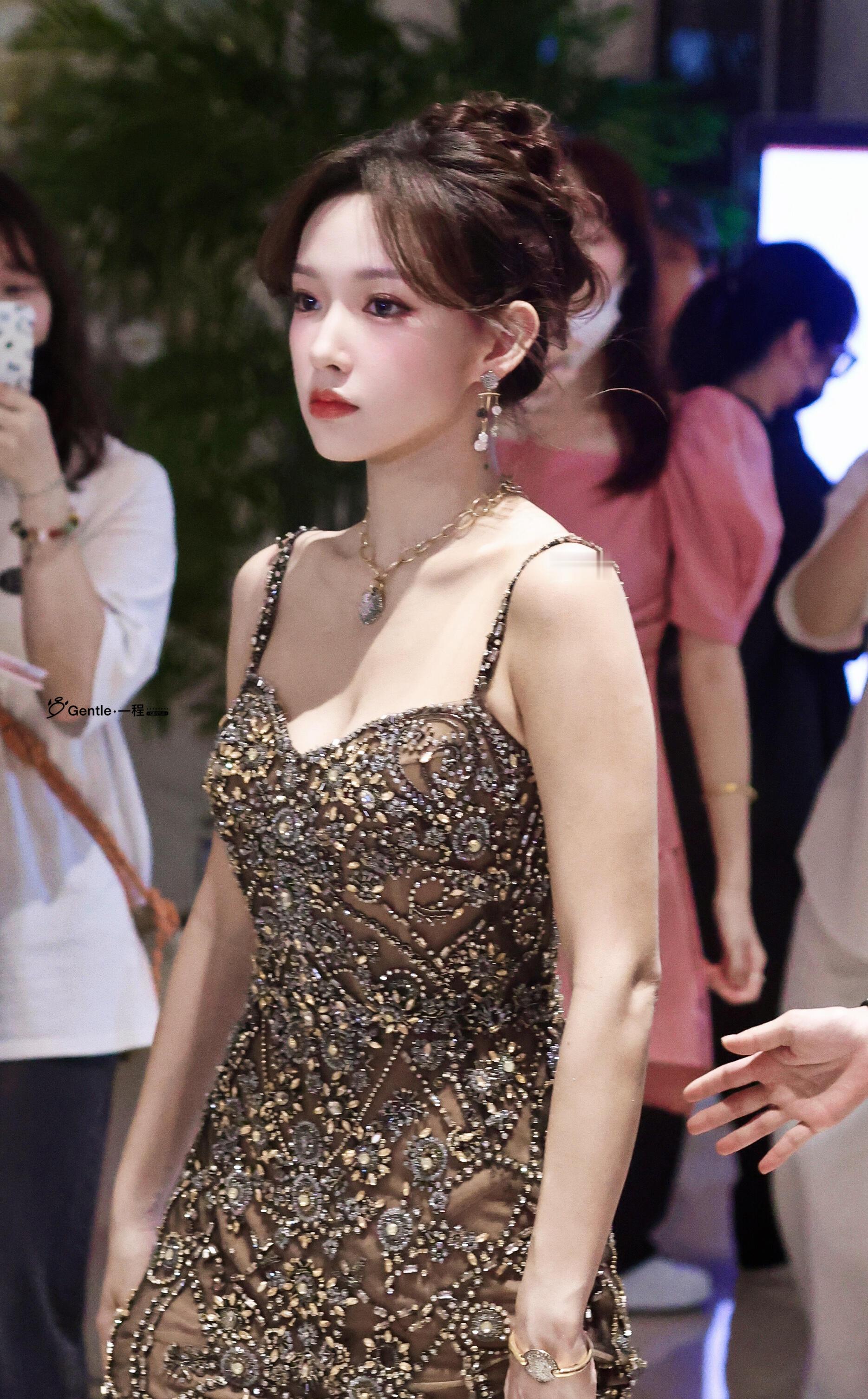 程潇xGALSS活动妆造·美神降临[爱心]​​​