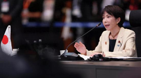 打破沉默，高市一锤定音，500枚导弹将进驻日本，洪秀柱出面警告 “冷静而坚决