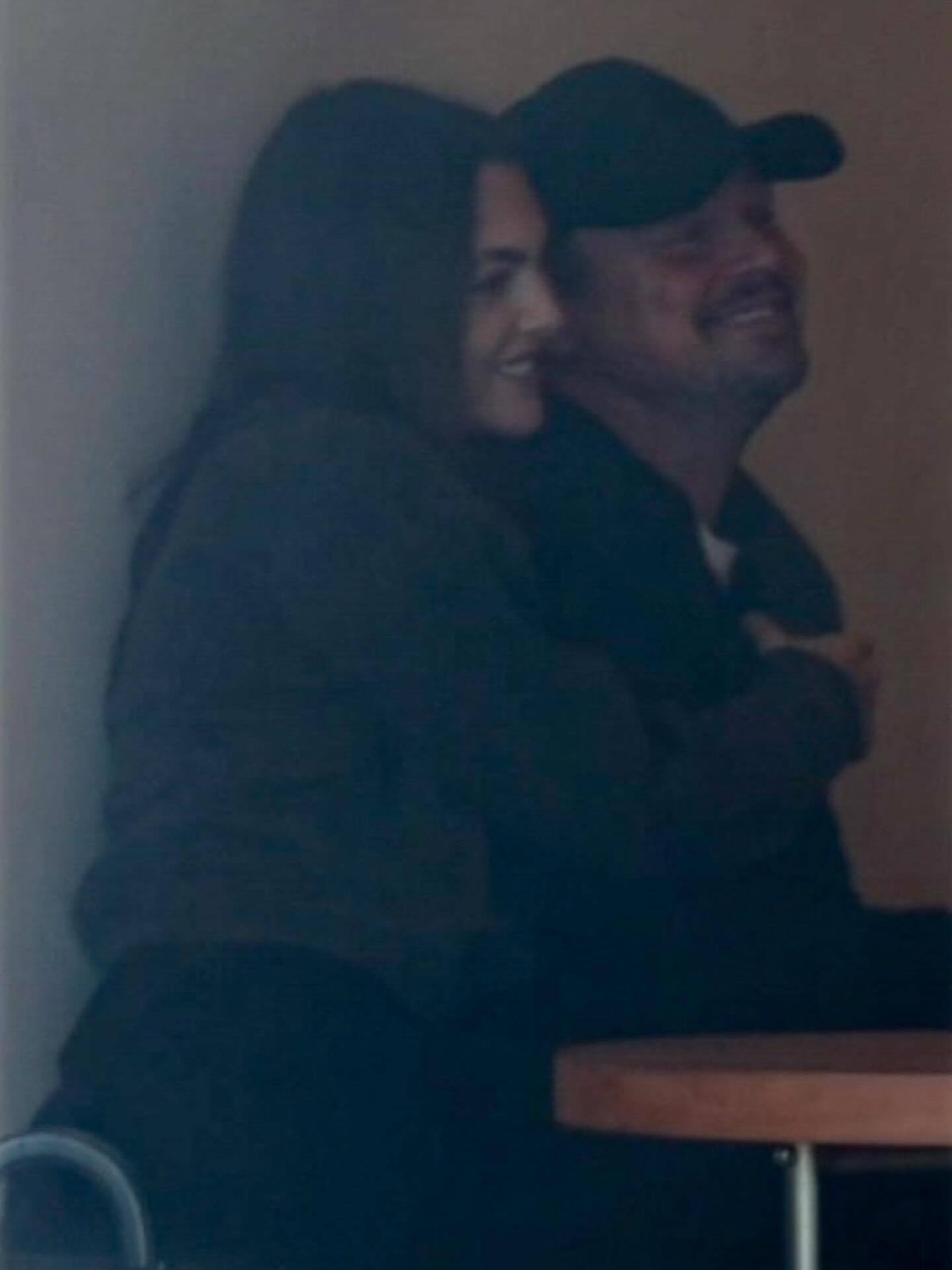 小李子与超模女友VittoriaCeretti圣诞节期间在洛杉矶外出约会，期间