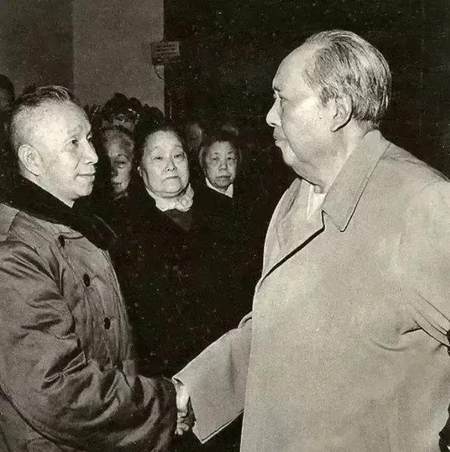 孟良崮一战，最被忽视的是，没有他的及时劝阻，粟裕这仗根本打不起来！战前，面对