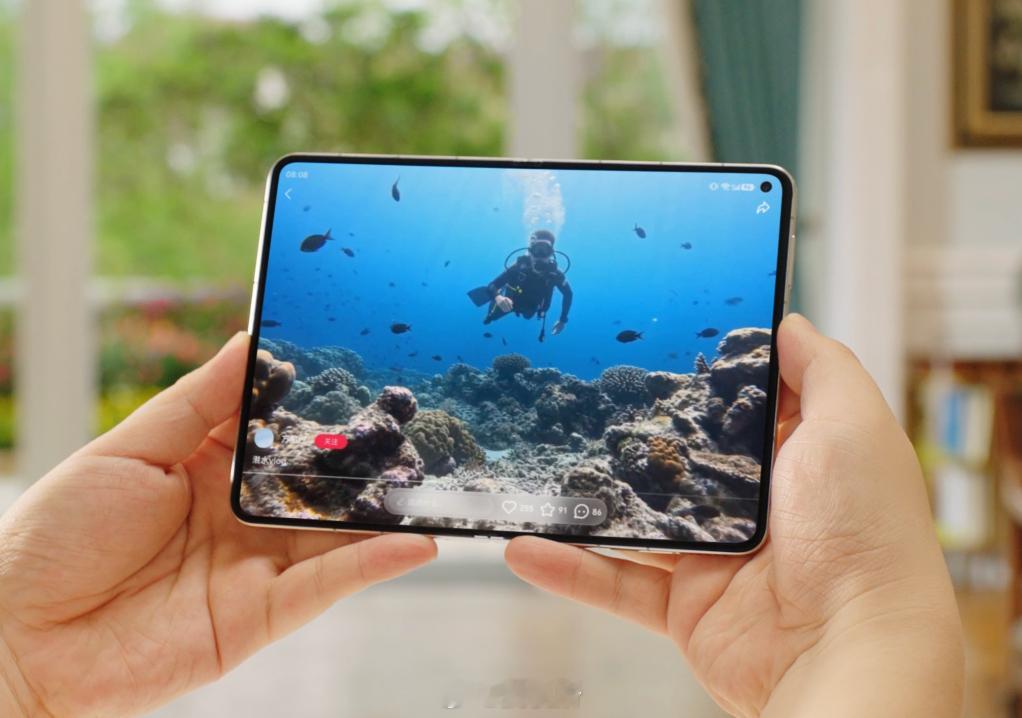 华为PuraXMax真机曝光图终于出来了，大家觉得这个颜值怎么样？余承东首曝