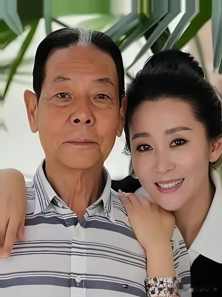 苗圃，越来越像穆桂英了，自从嫁了大21岁老公，日子美得似神仙。说起演员苗圃