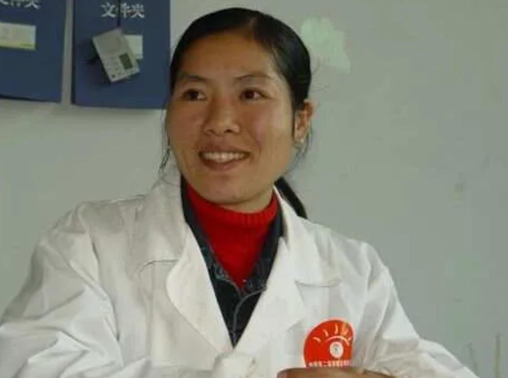 2000年，22岁汉族姑娘不顾父母反对，放弃高薪工作，远嫁贵州苗寨，公公卖了2头