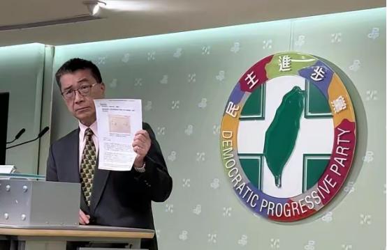 民进党秘书长徐国勇今天拿出蒋介石的手谕反击国民党，他说老蒋都承认台湾是托管地。