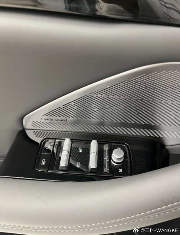 吉利银河A7内饰怎么样？10万级家轿直接卷出越级豪华感！