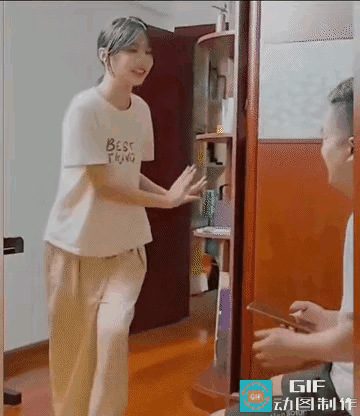 舞蹈欣赏完了，乖乖掏钱吧