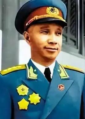 粟裕打仗确实称得上战神，却不擅长做官，从1954年到1958年他当了四年总参谋长