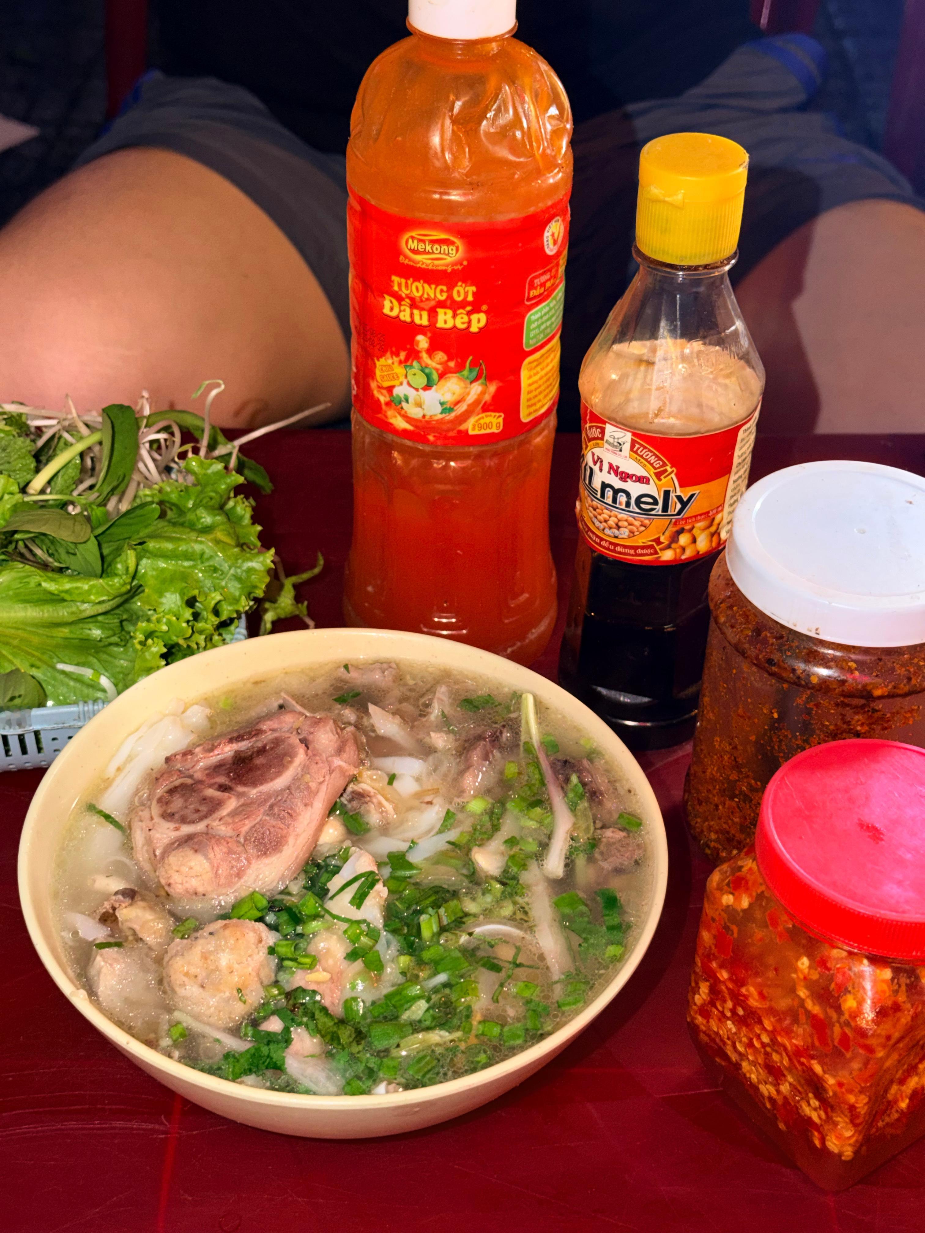 还是第一次来越南，每天都在感叹物价好便宜，有点像之前的泰国。满大街的韩国人，满大