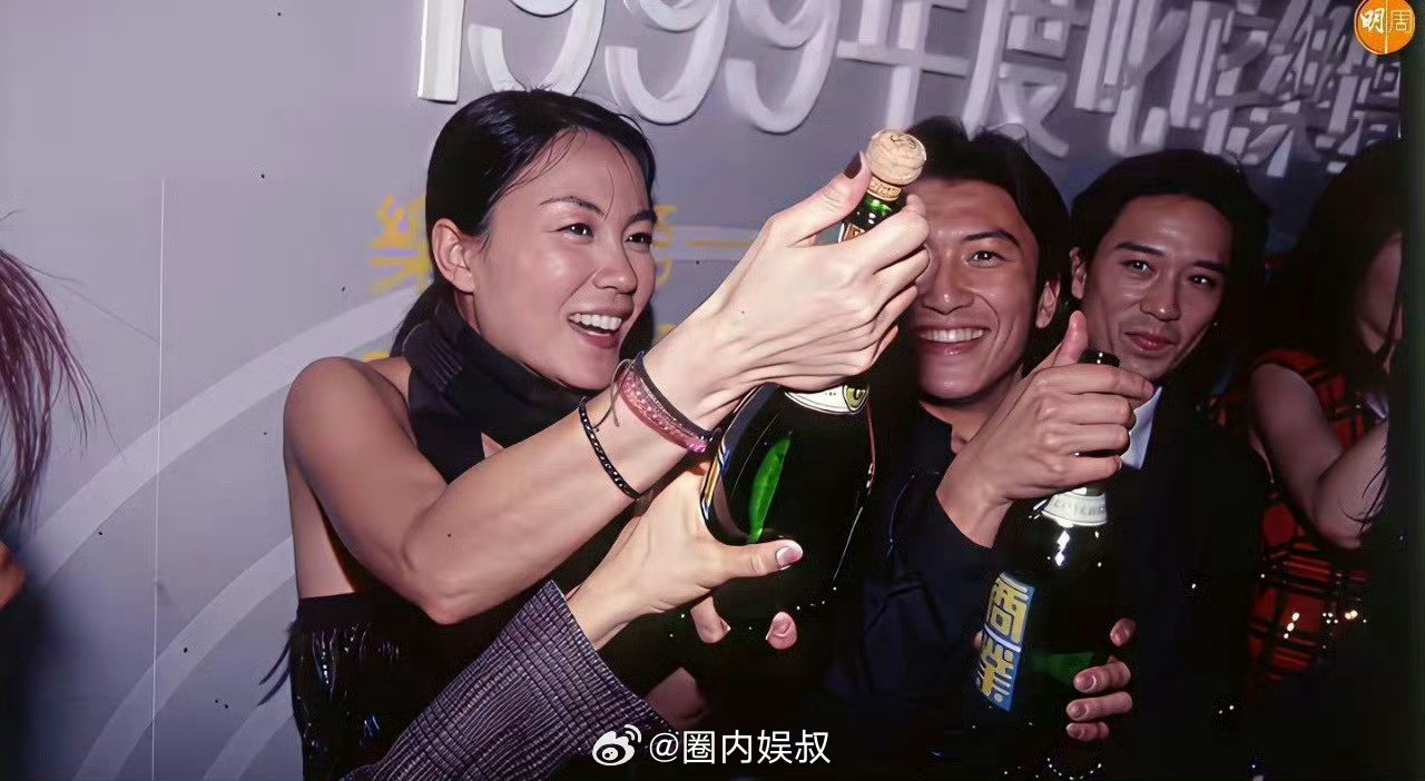 1999年的王菲谢霆锋，金童玉女，谢谢你的爱1999