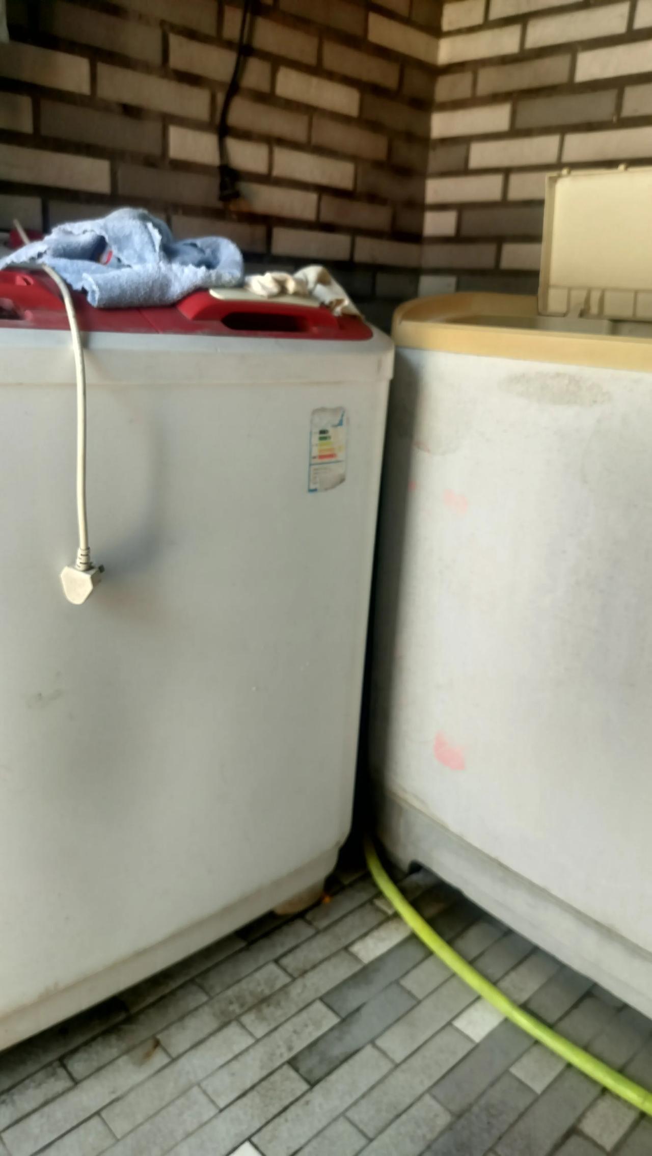 我觉得一个人最可贵的品质，就是真诚和善良。待人真心不玩心眼，做事踏实不耍滑头。懂