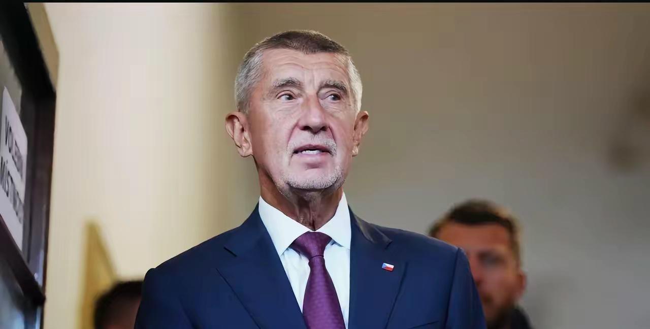 4月12日俄新社消息，匈牙利议会选举前夕，捷克总理巴比什公开发声，全力支持匈牙利