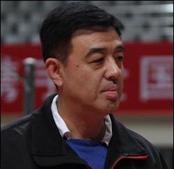 上海女排夺冠！不能忘记这位功勋老帅！他在上海女排执教32年！但遗憾的是这32面上