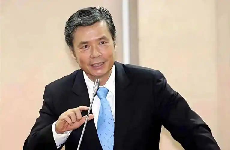 王浅秋怒批金溥聪为达目的，居然把马英九夫妻的隐私曝光出来。针对金溥聪接受赵少康的