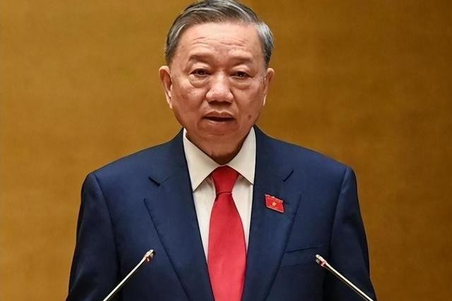 前脚访华后脚买导弹，越南这出“端碗吃饭放筷造势”演给谁看？苏林刚从中国回去，