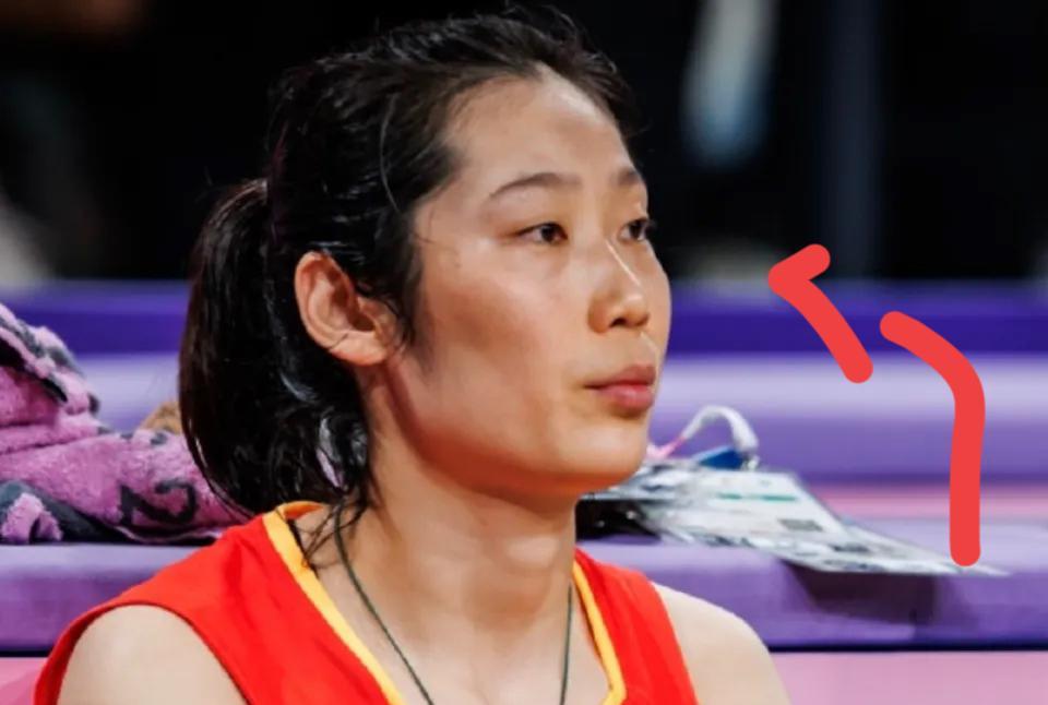 现在最遗憾的人应该是朱婷了吧？她遗憾不是因为欧冠颁奖没站C位也不是庆功宴上只捧