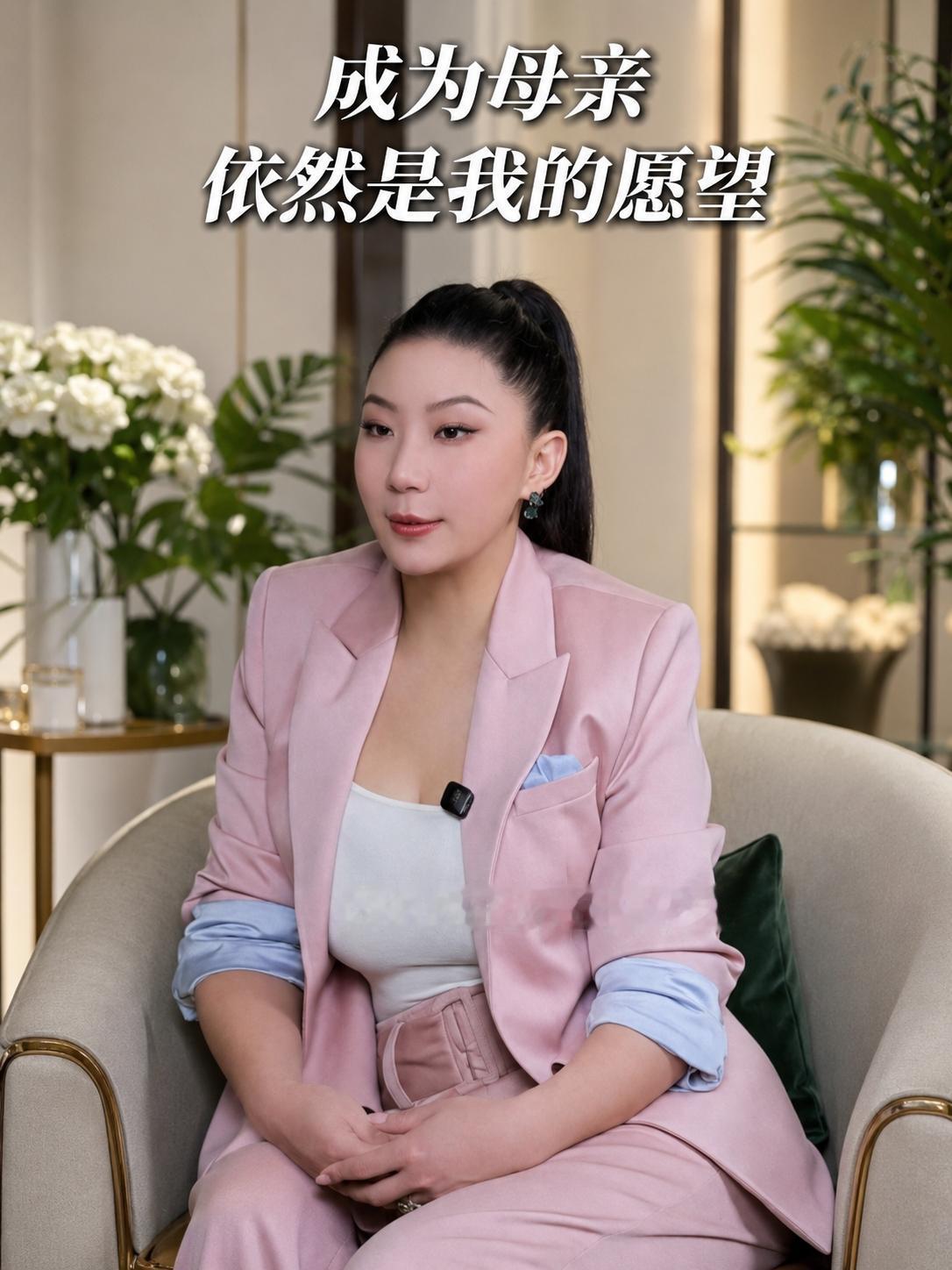 有人问我谢贤到底算什么段位我说别的男星沾上风流两个字早就翻车了，唯独他活成了