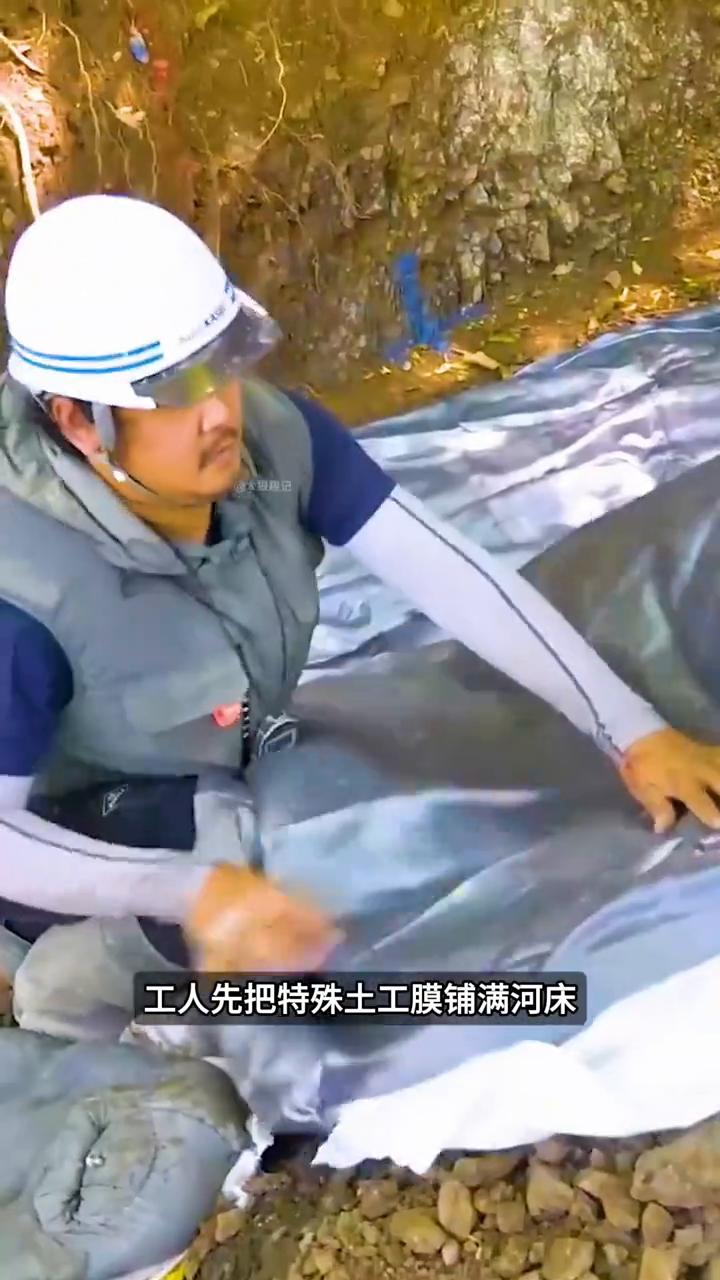 为什么日本人修河道时宁愿让表面凹凸不平也不做成光滑水泥面？很多人以为是偷工减料，