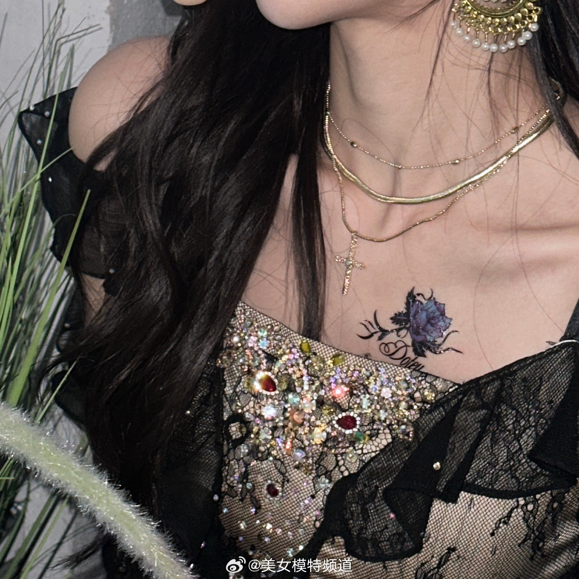 许杨玉琢末日公主风黑色穿搭