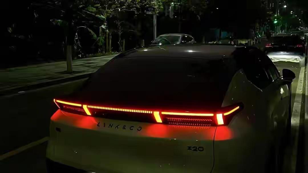 “设计师是睡着了吗？”——全网吐槽的5大反人类汽车设计，第3个直接把老司机逼哭！