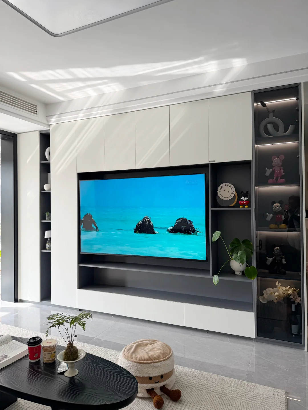 婆婆说“巴掌大的客厅还打个柜子干嘛！”