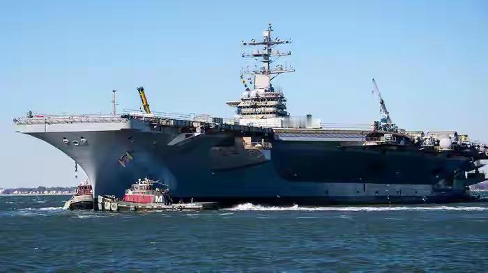 又一艘美军航母着火了！美军航空母舰频频出事，继“福特”号航母洗衣房失火
